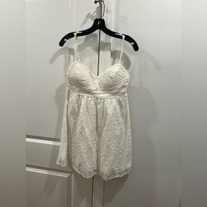 Lily Pulitzer size 6 lace dress.